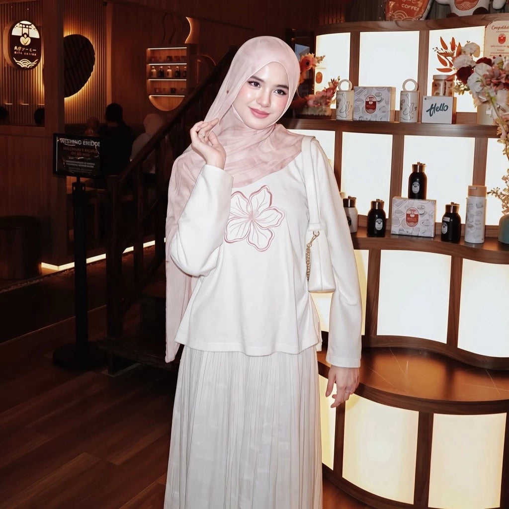 [PO] Rose Batwing Top
