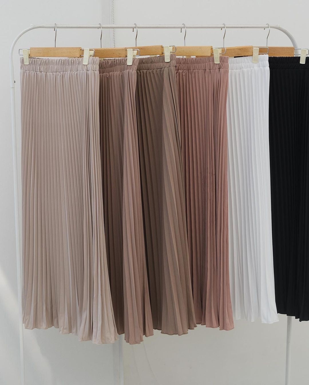 [PO] Lunar Pleats Skirt - 14 Colours