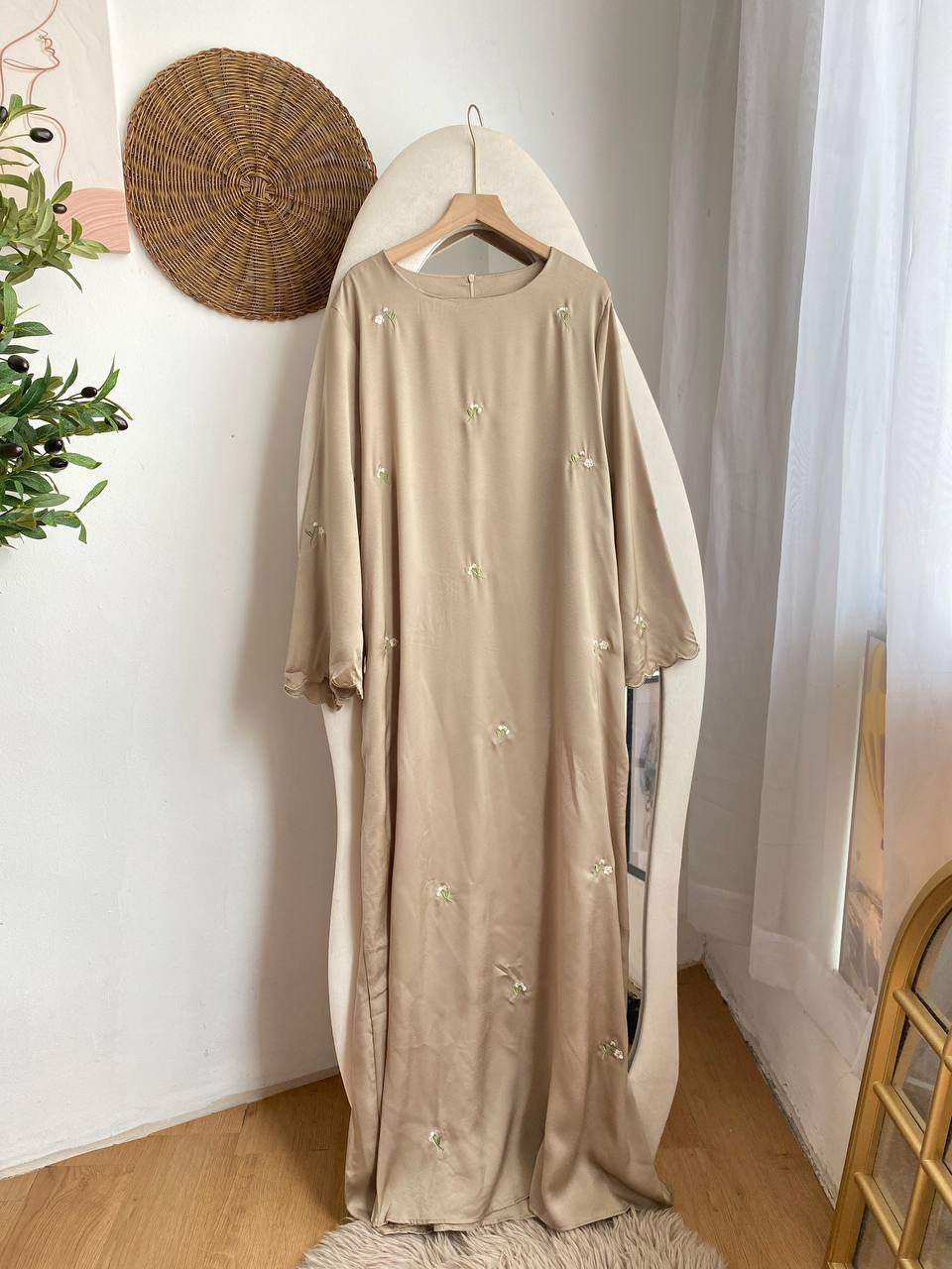 [INSTOCK] Jehan Embroidery Abaya