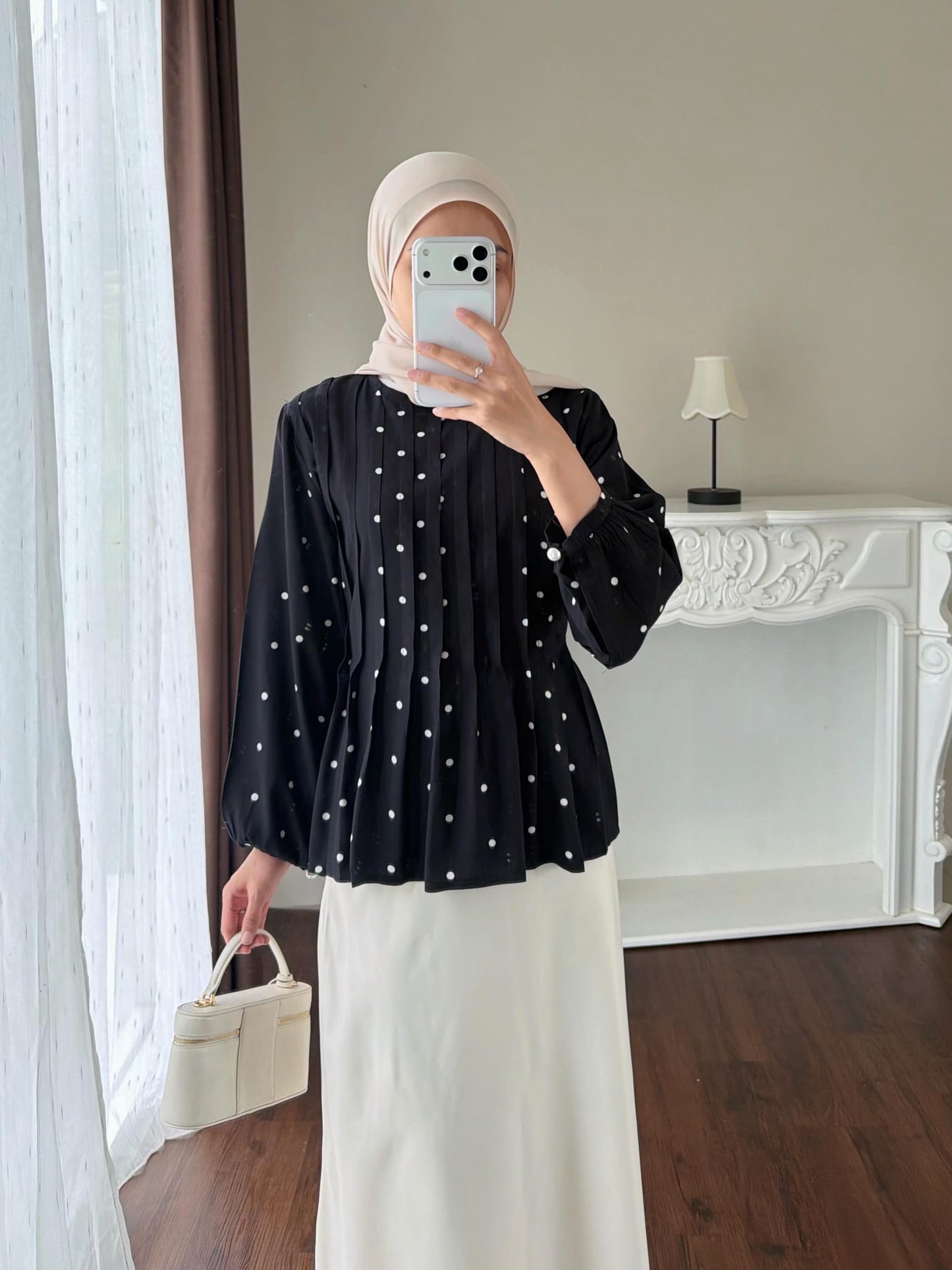 [PO] Runa Pleated Blouse