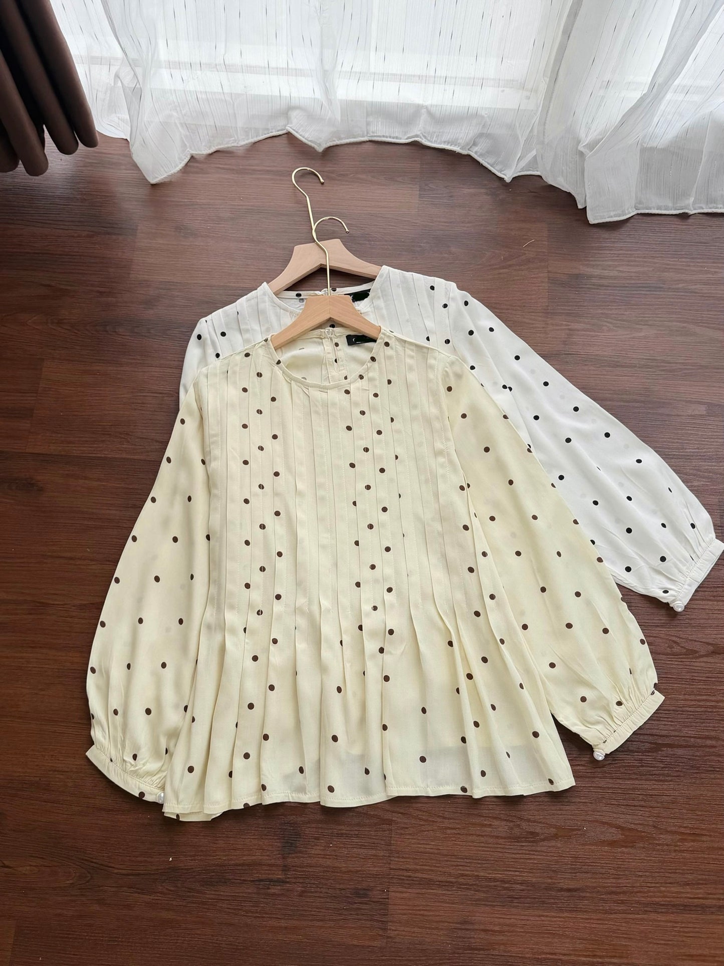 [PO] Runa Pleated Blouse