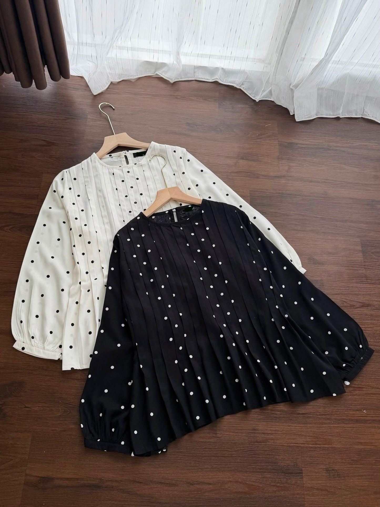 [PO] Runa Pleated Blouse