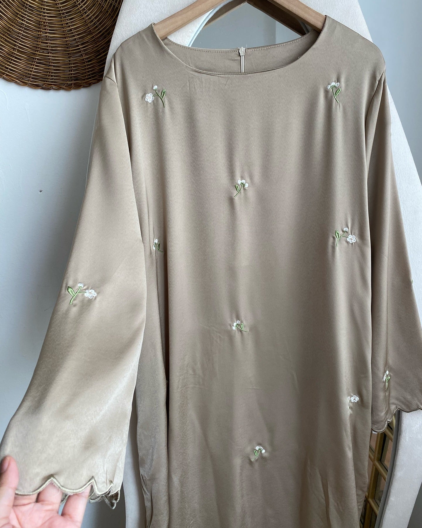 [INSTOCK] Jehan Embroidery Abaya