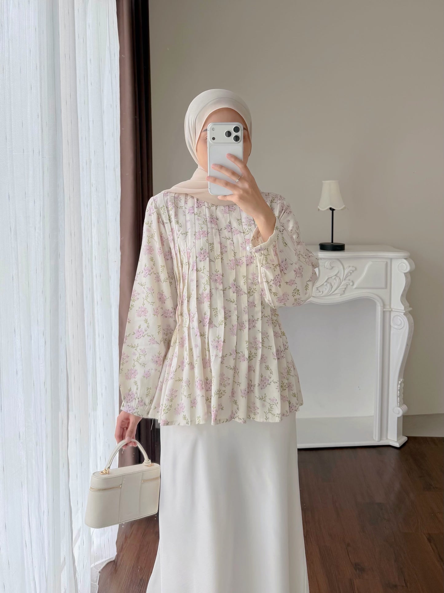 [PO] Runa Pleated Blouse