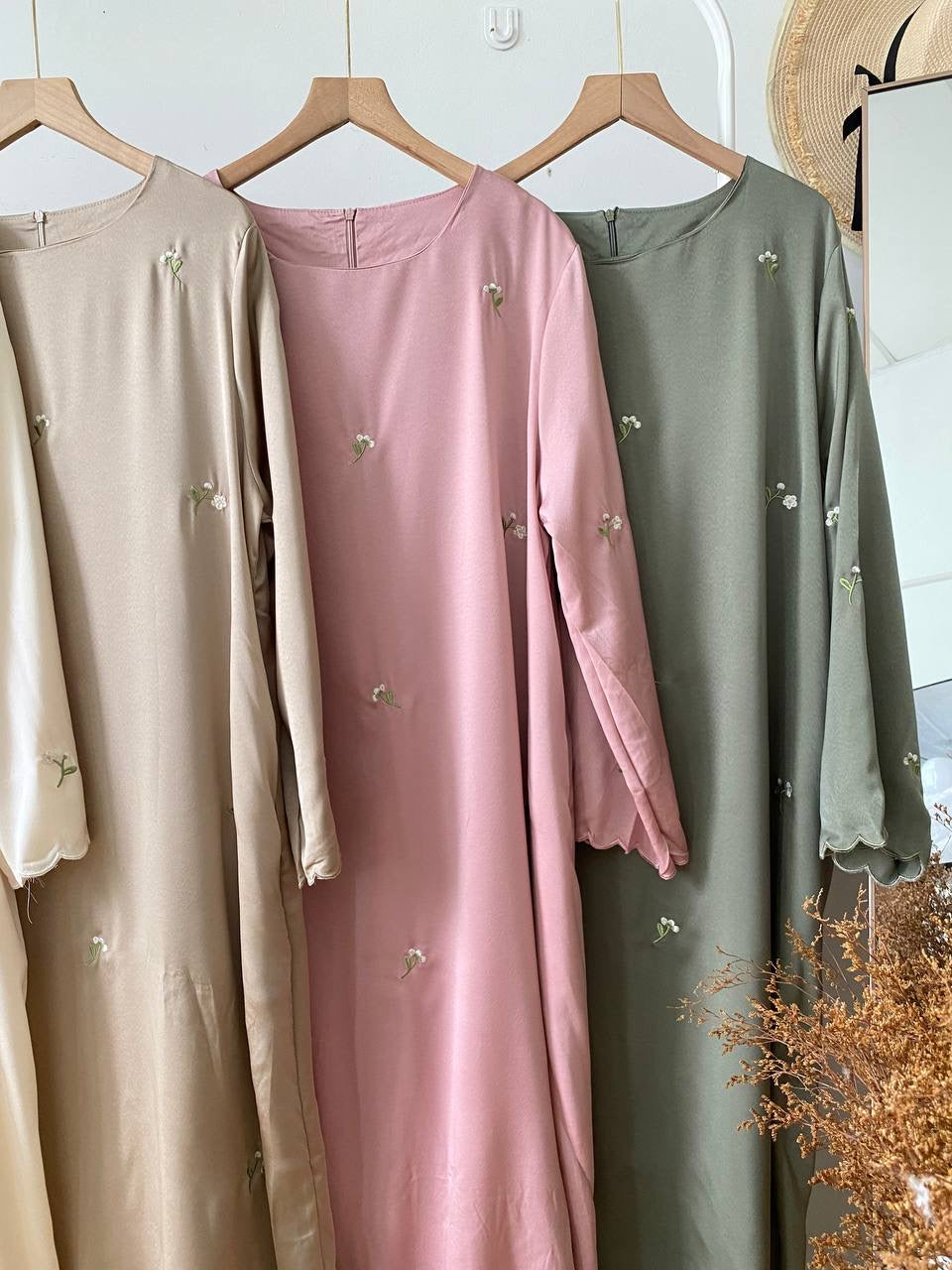 [INSTOCK] Jehan Embroidery Abaya