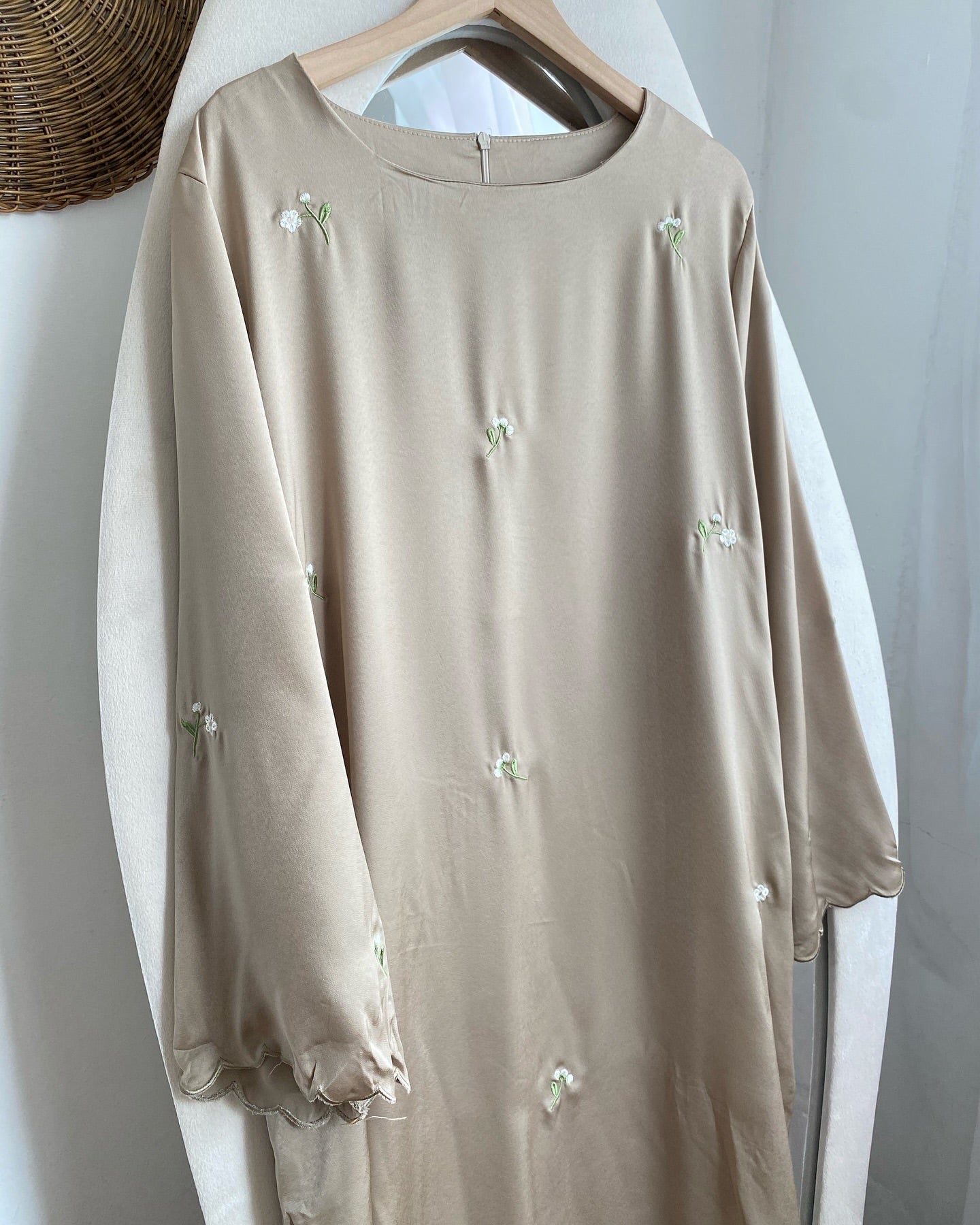 [INSTOCK] Jehan Embroidery Abaya