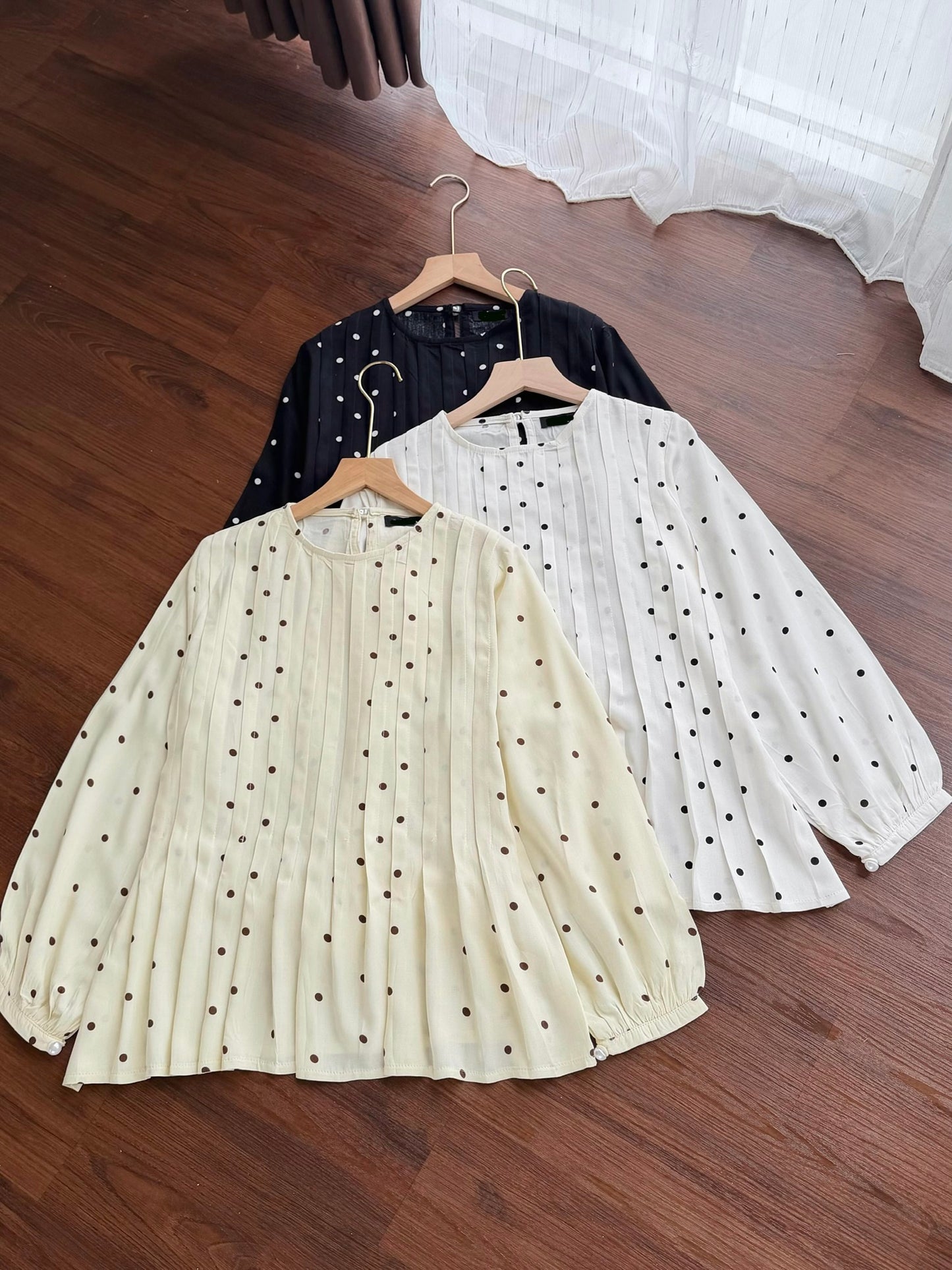 [PO] Runa Pleated Blouse