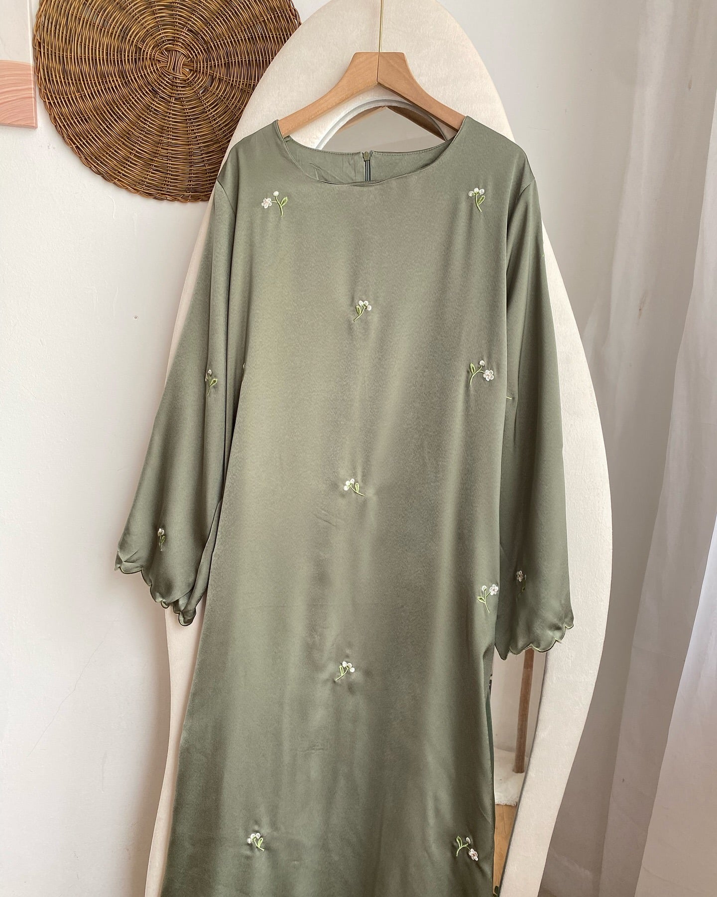 [INSTOCK] Jehan Embroidery Abaya