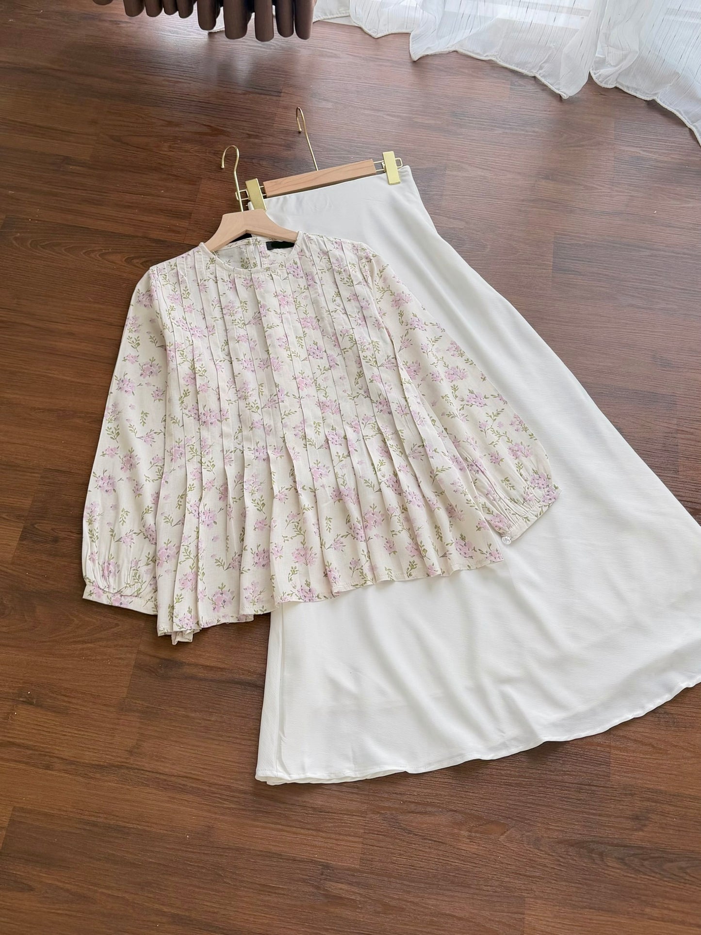 [PO] Runa Pleated Blouse
