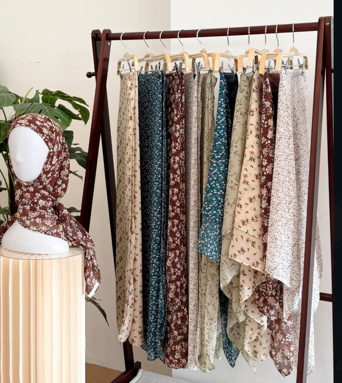 [PO] Elsie Instant Shawl / Bawal w Inner