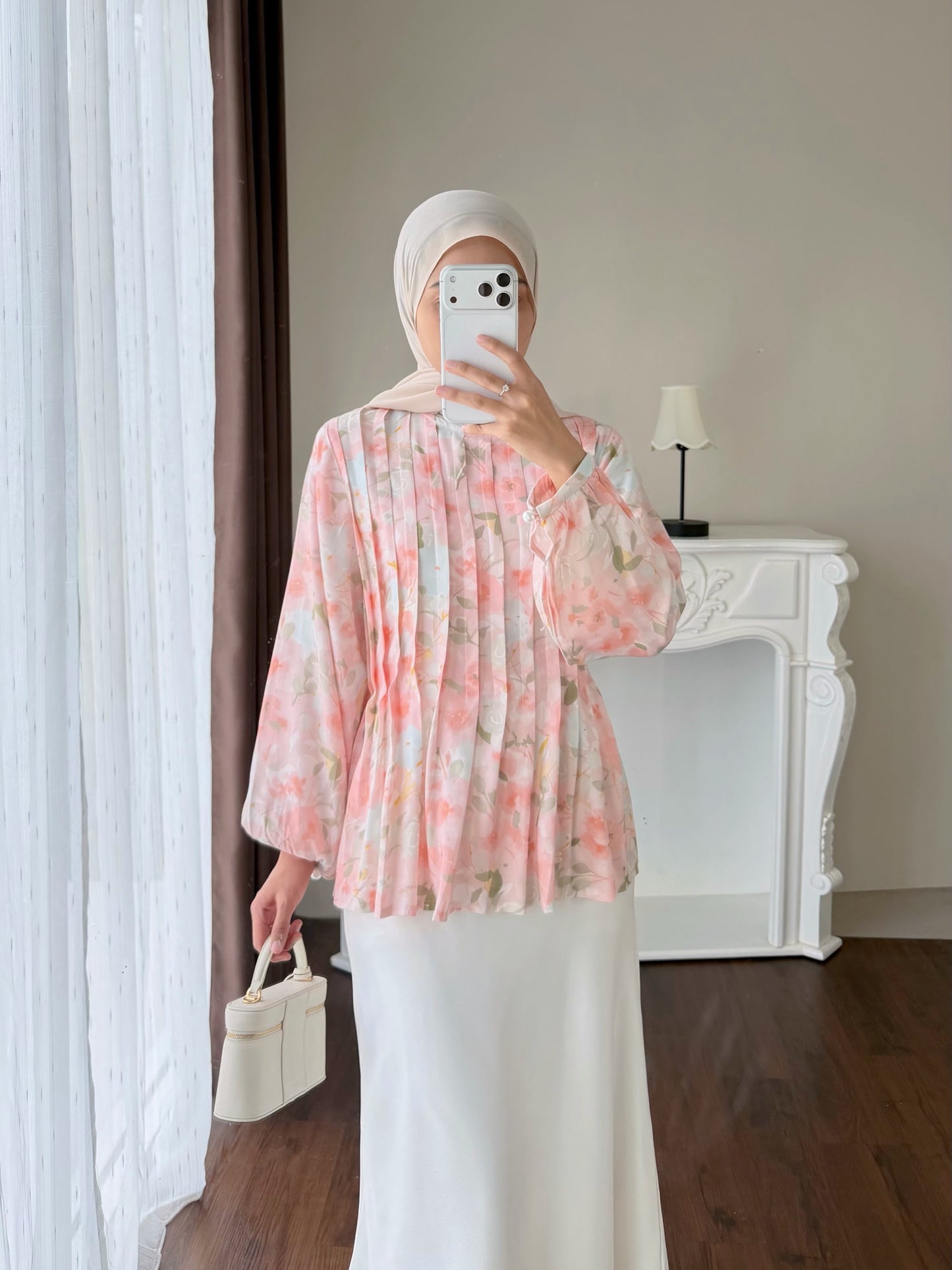 [PO] Runa Pleated Blouse