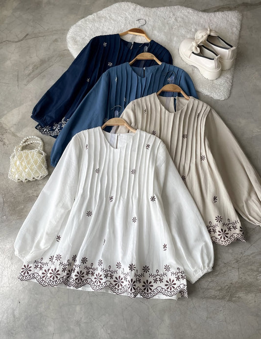 [PO] Rina Embroidery Top