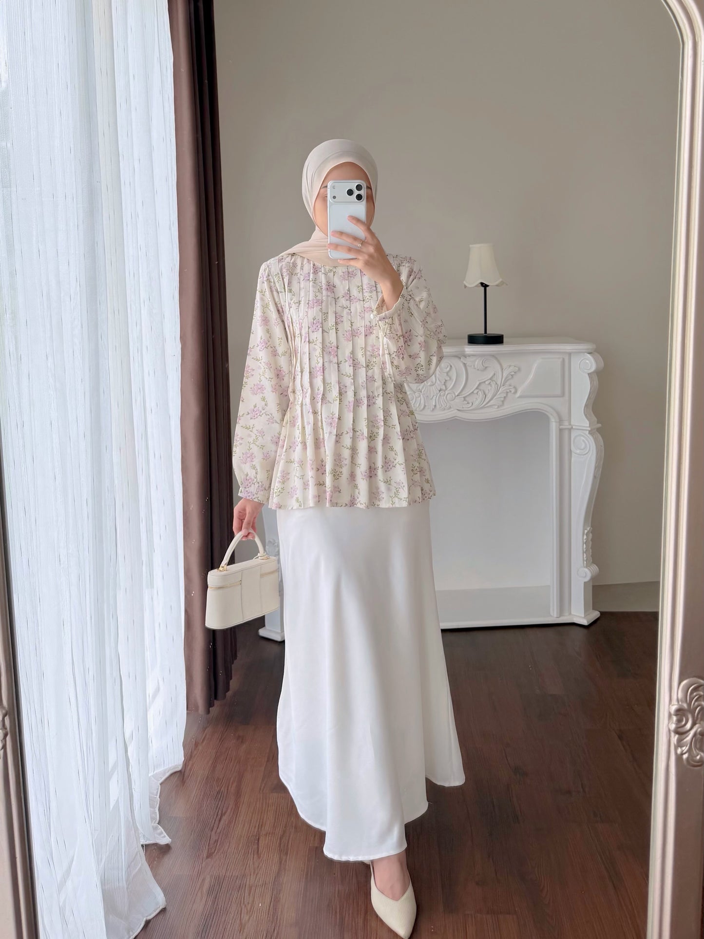 [PO] Runa Pleated Blouse