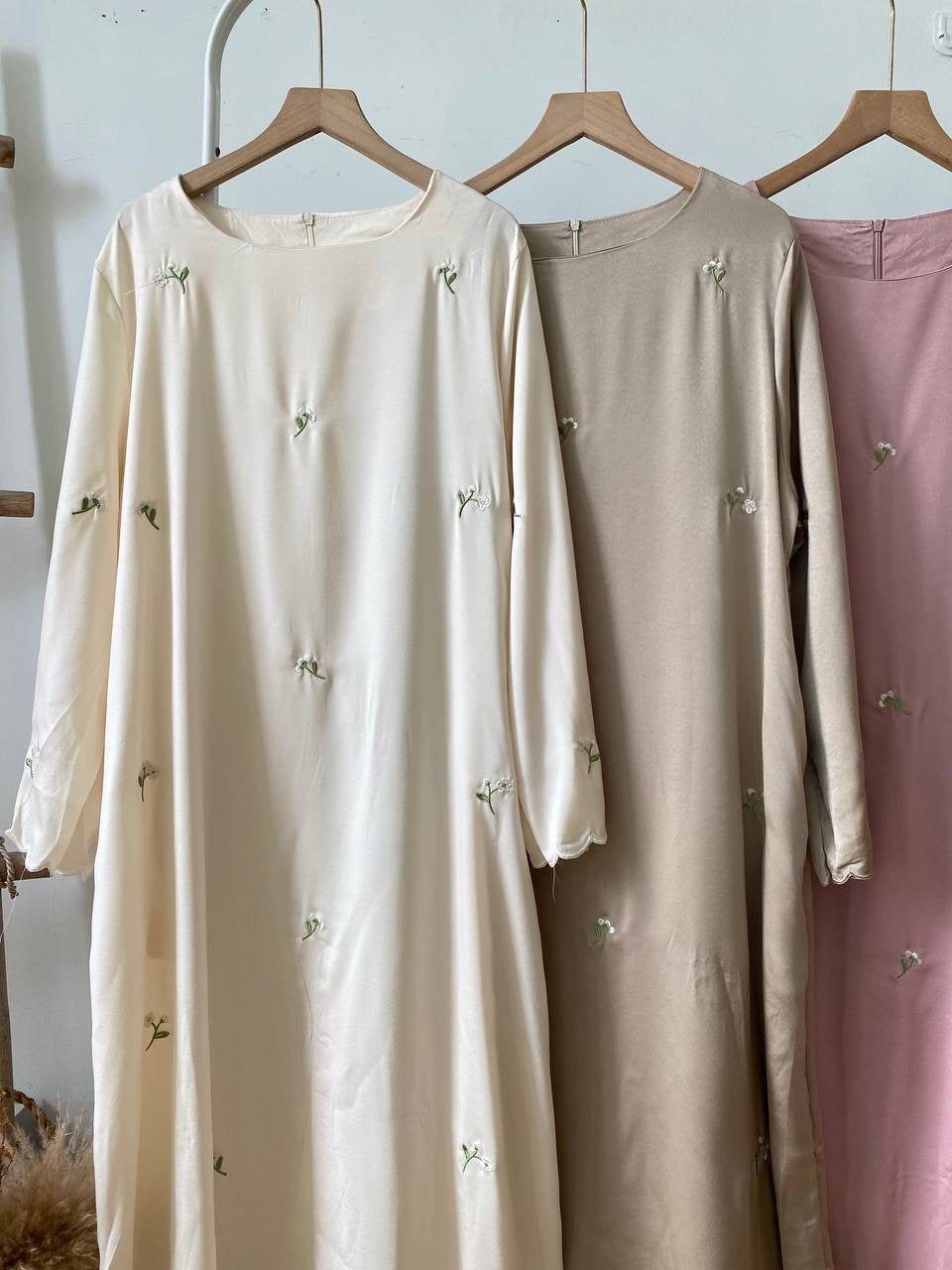 [INSTOCK] Jehan Embroidery Abaya