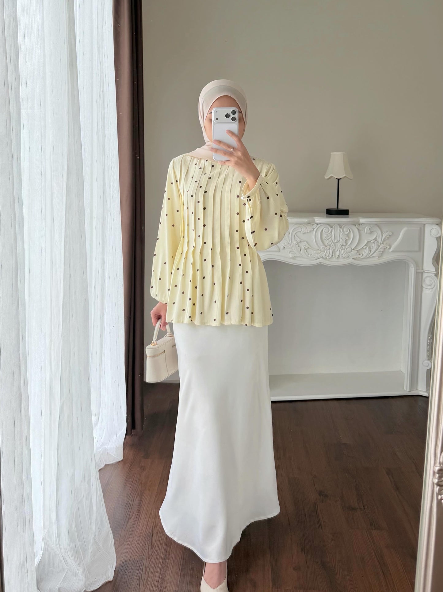 [PO] Runa Pleated Blouse