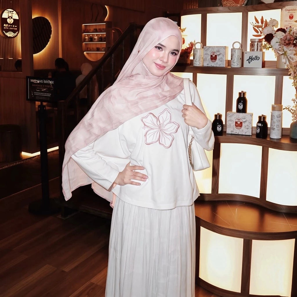 [PO] Rose Batwing Top