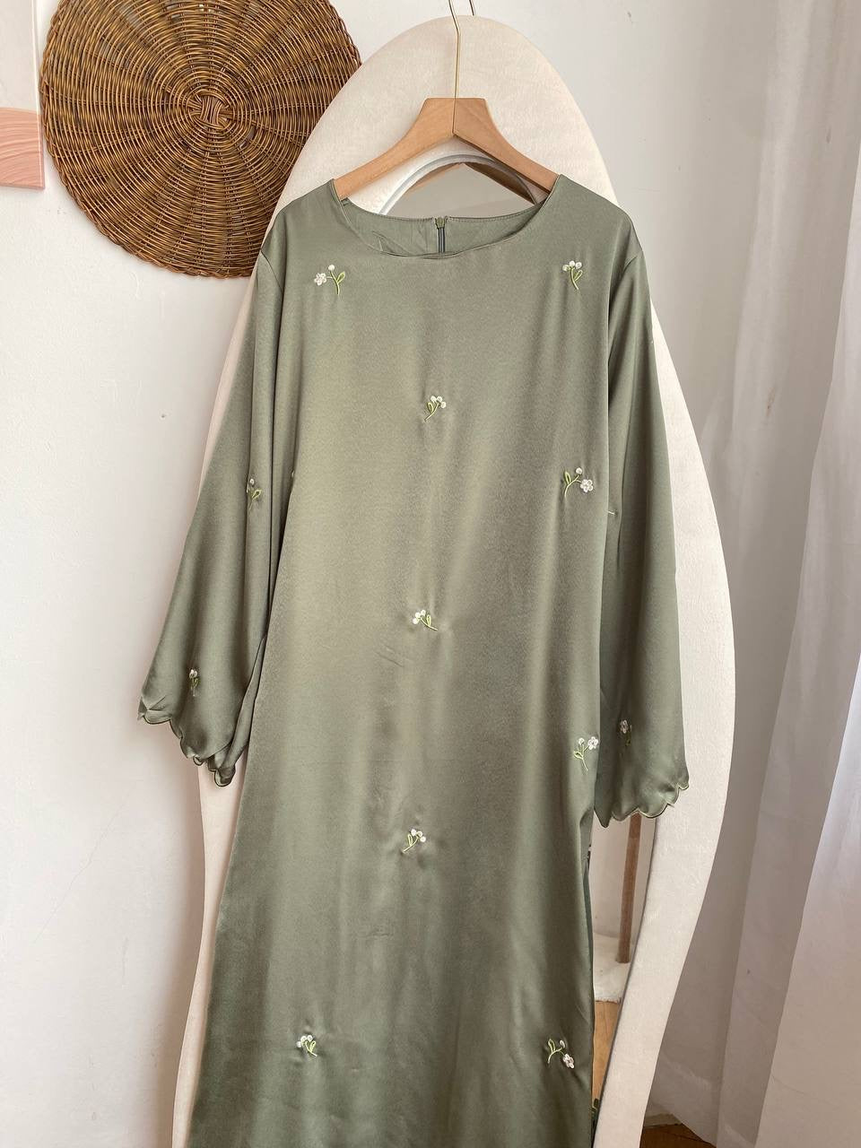 [INSTOCK] Jehan Embroidery Abaya